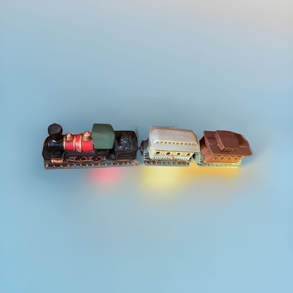 LEFTONCHRISTMAS Village train,vintage, ceramic,1989,excellent condition, signed - Picture 4 of 9